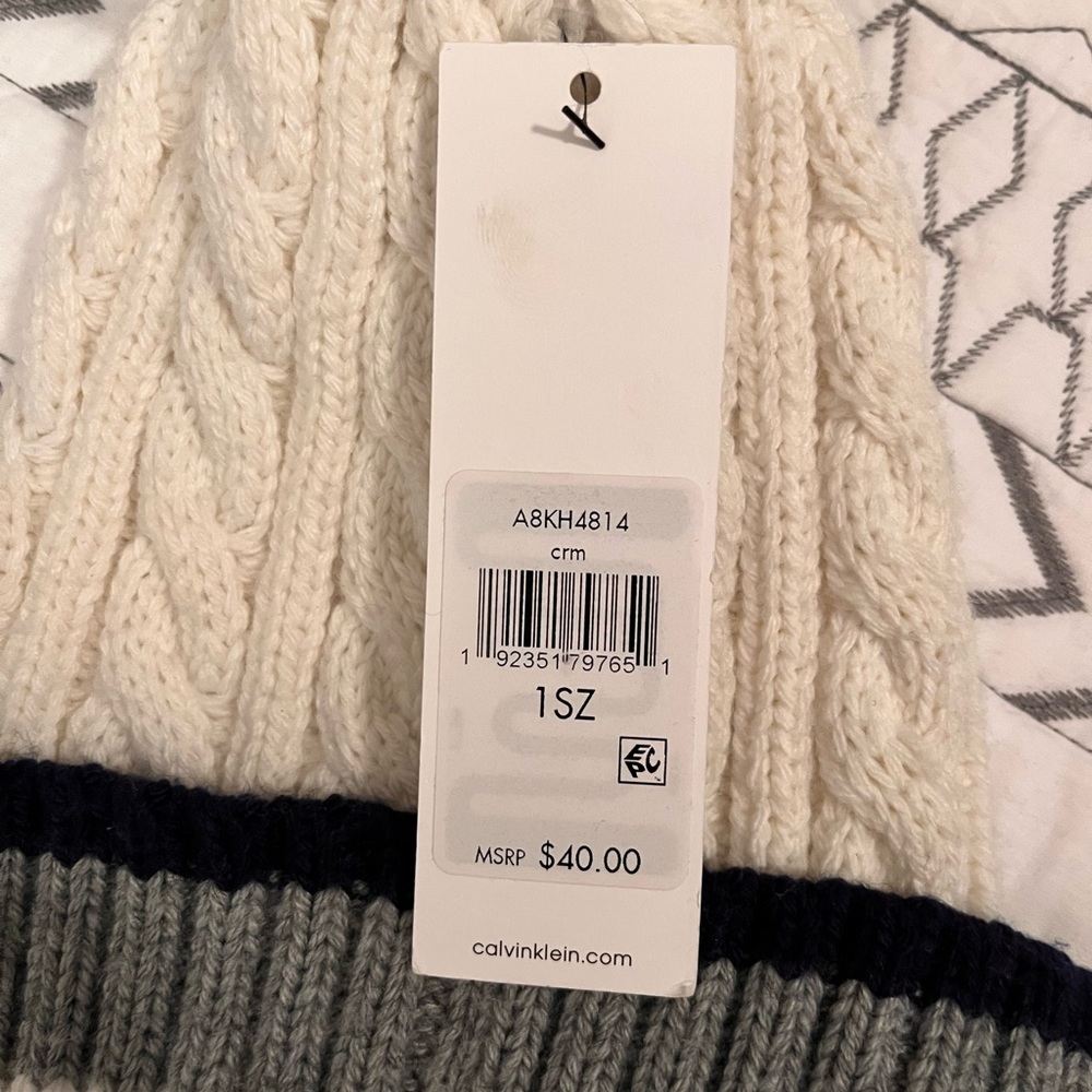 FREE SHIPPING + BRAND NEW CALVIN KLEIN- WHITE, QUILTED, WHITE BEANIE W/ PUFF 🤍 - Picture 4 of 6